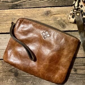 Patricia Nash wristlet